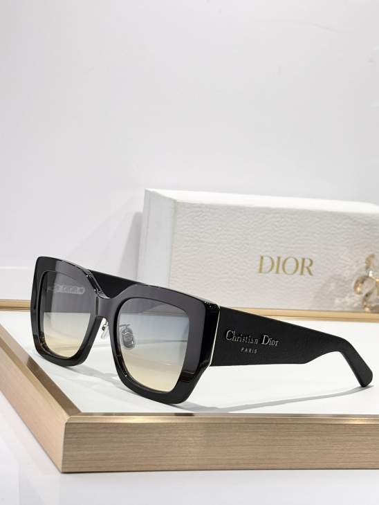 Picture of Dior Sunglasses _SKUfw76705664fw